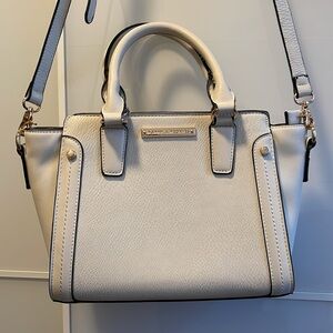 White/cream poppy and peonies handbag with crossbody strap. Great condition!!